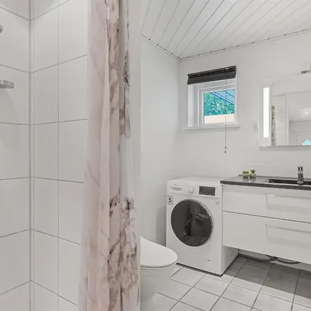 Сasa de vacaciones Guthbrand - 1-3km From The Sea By Interhome *