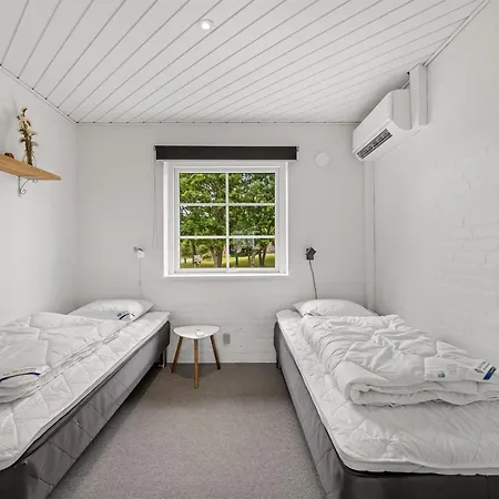 Guthbrand - 1-3km From The Sea By Interhome *