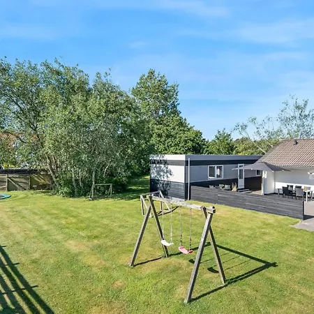 Guthbrand - 1-3km From The Sea By Interhome *