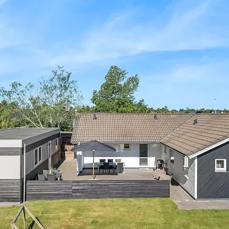 Сasa de vacaciones Guthbrand - 1-3km From The Sea By Interhome